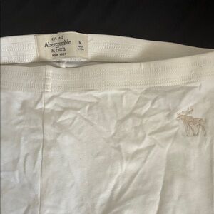 Abercrombie & Fitch white tights/leggings